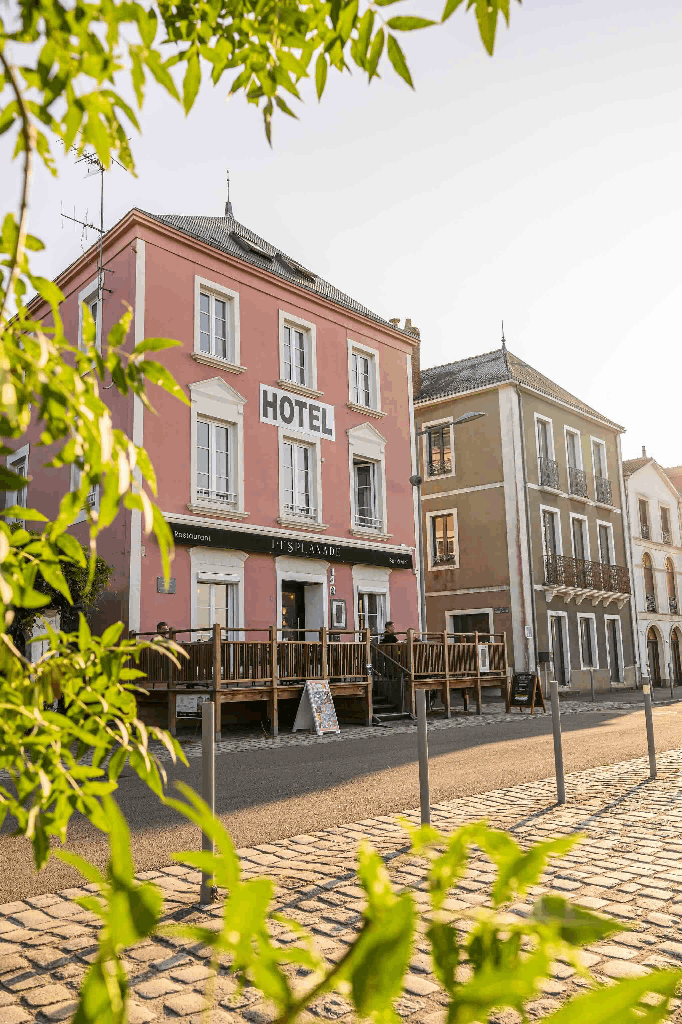 L'Esplanade Hôtel · Restaurant · Bar à vin