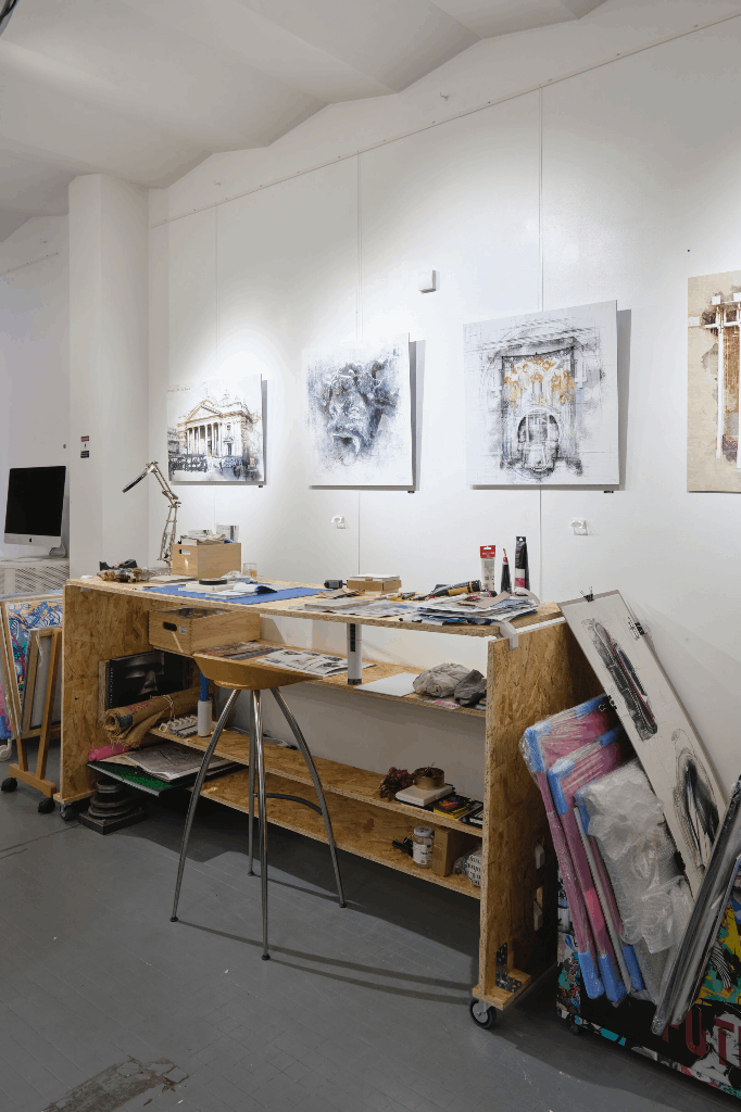 W44 Photo gallery