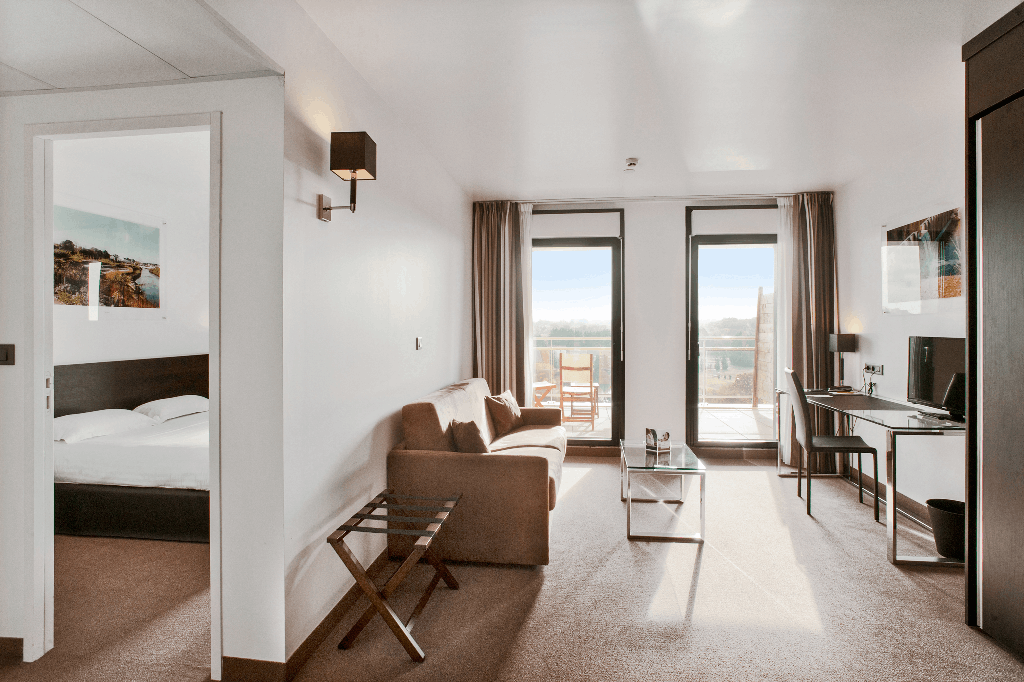 GOLDEN TULIP PORNIC SUITES