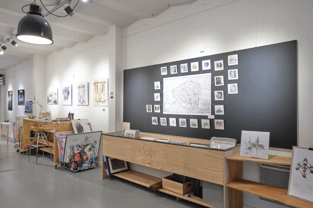 W44 Photo gallery