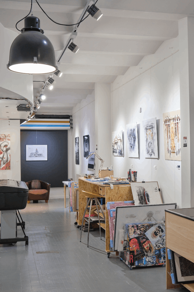 W44 Photo gallery