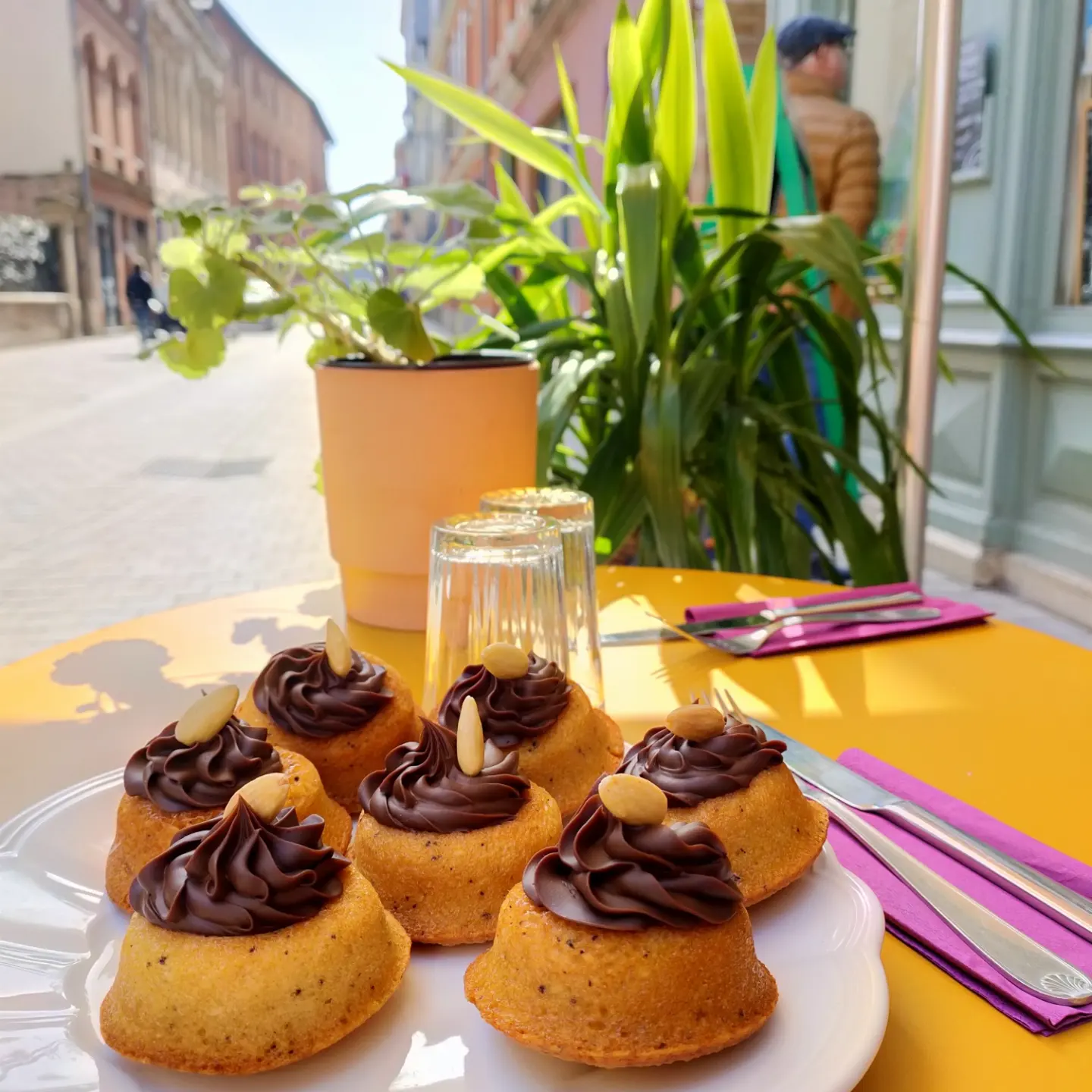 ART TEA SHOP