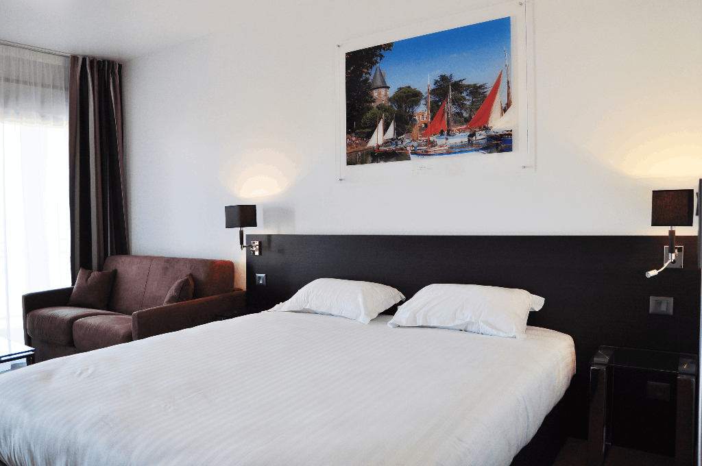 GOLDEN TULIP PORNIC SUITES