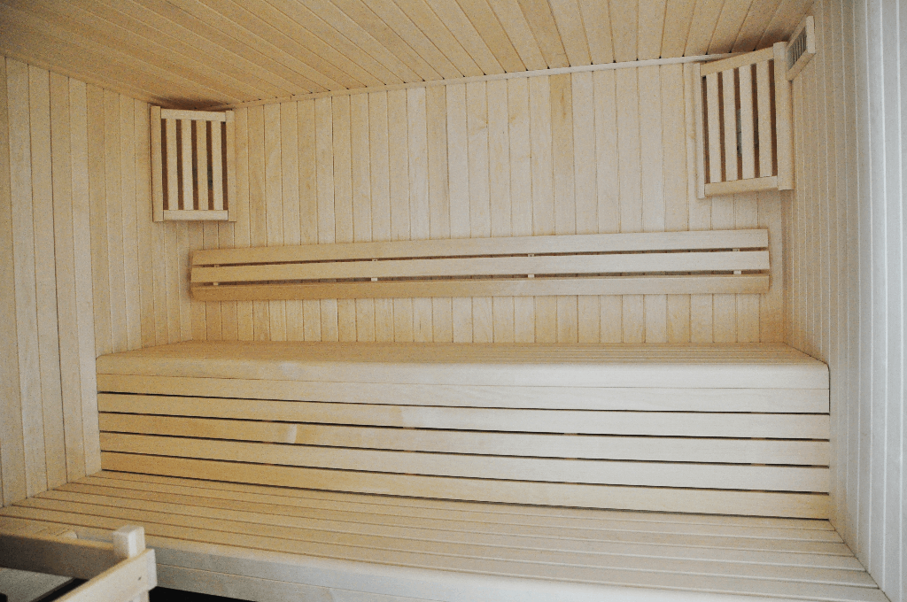 GOLDEN TULIP PORNIC SUITES