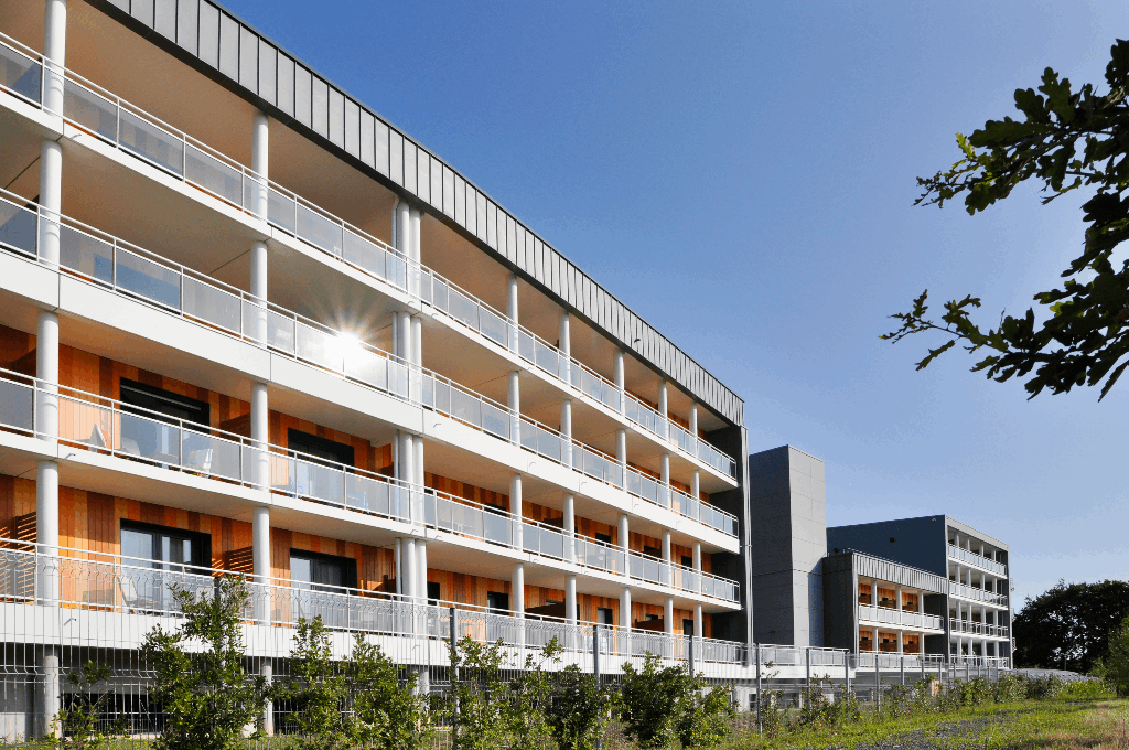 GOLDEN TULIP PORNIC SUITES